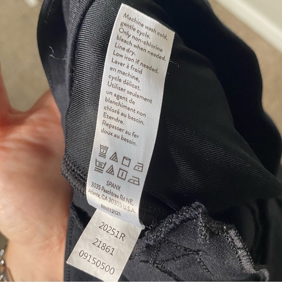 Spanx The Perfect Pant in  Black Ankle Backseam Skinny, Size Small - Picture 14 of 15